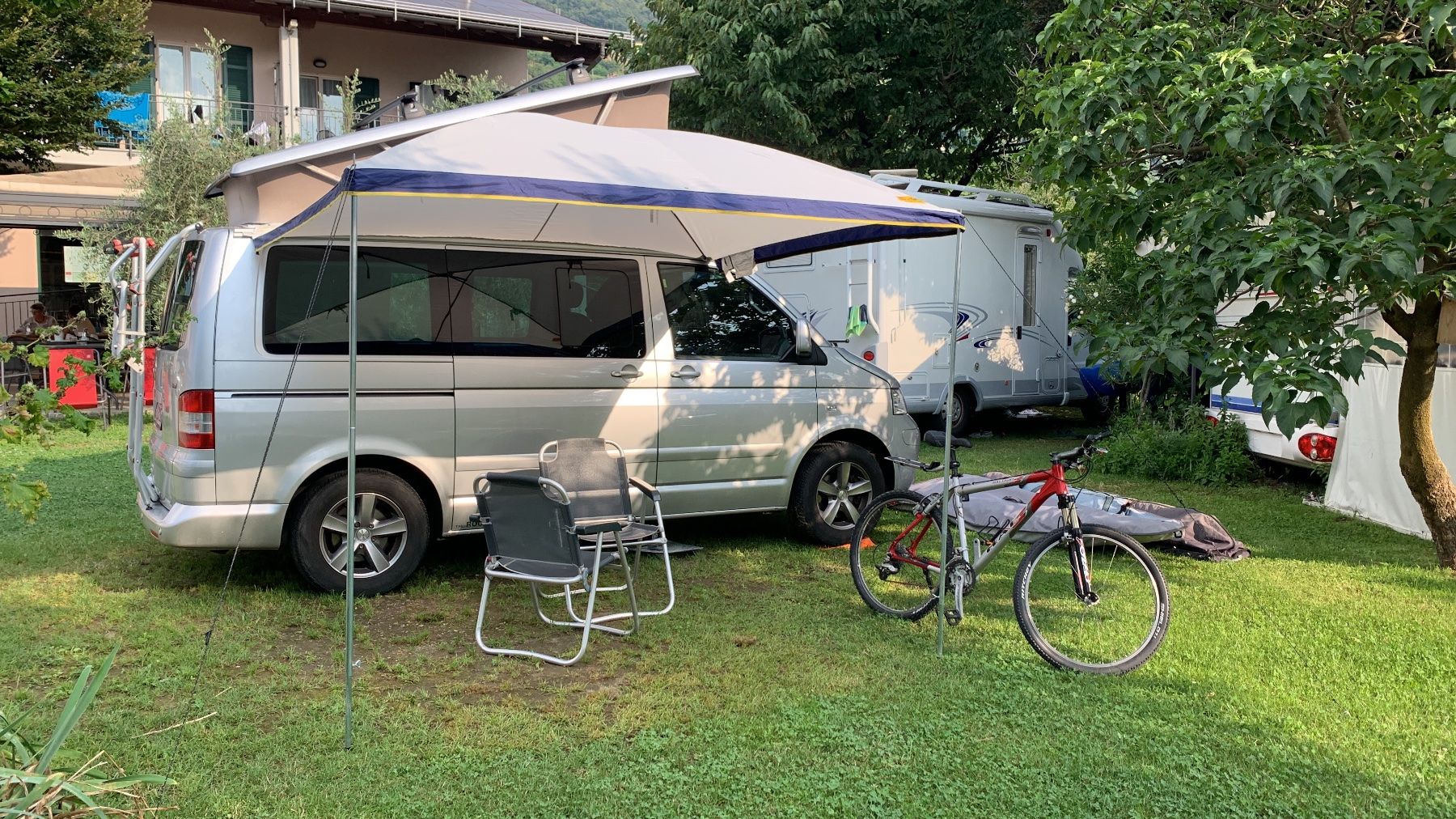 VW Veicoli da campeggio: Vorzelt VW T5/6 California Preisrduktion – Usato da Thalwil venduto da Stephan03 1