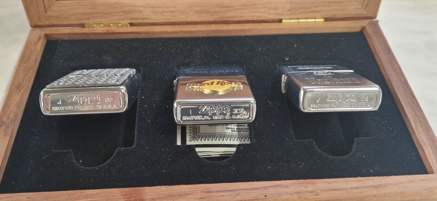 Zippo Feuerzeuge: 3 ZIPPO IN EINER SCHATULE – Gebraucht aus Bilten von Mic2022 2
