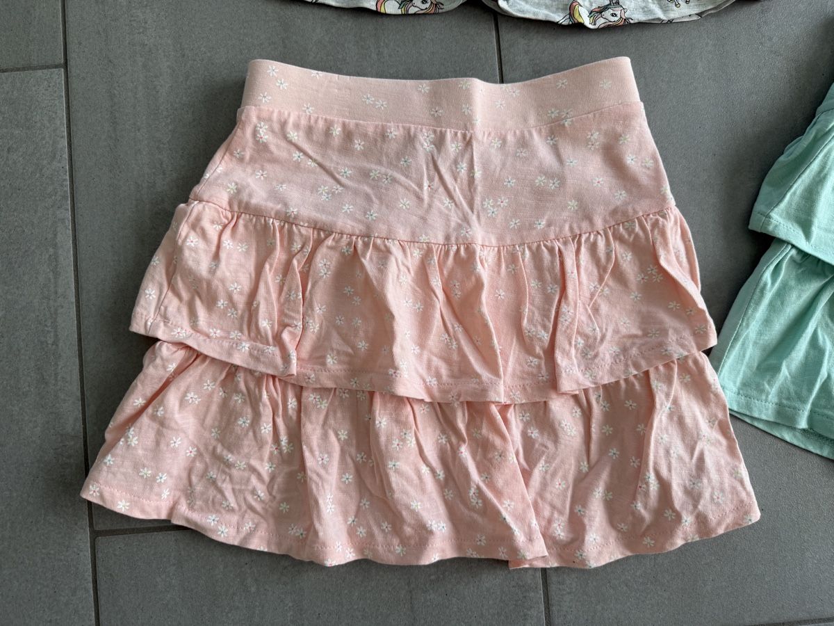 C&A Lotti & Set di vestiti: 6x Röckli in der Grösse 128 – Usato da Mägenwil venduto da Bienchen8 2