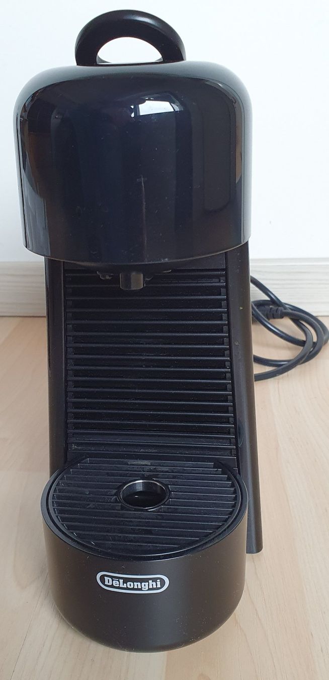 De'Longhi Macchine per caffè & Macchine per espresso: DeLonghi Nespresso Essenza Plus mit Bluetooth Funktion – Usato da Ernetschwil venduto da Cob1998 1