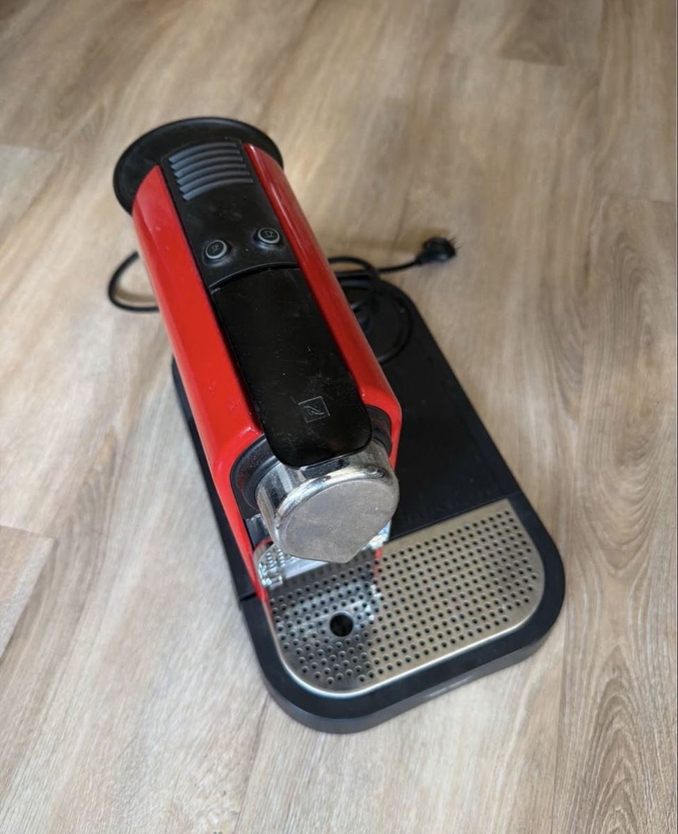 Nespresso Macchine per caffè & Macchine per espresso: Kaffeemaschine Rot Nespresso Pixie gebraucht voll funktionsf – Usato da Zürich venduto da kev_6y8r 2