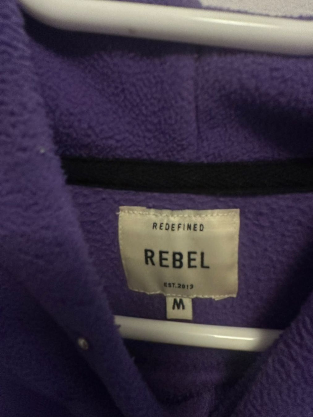 Pulls & Sweat-shirts: Rebel Kapuzenpullover lila Gr. M – D'occasion à Basel par san_2jbt 2