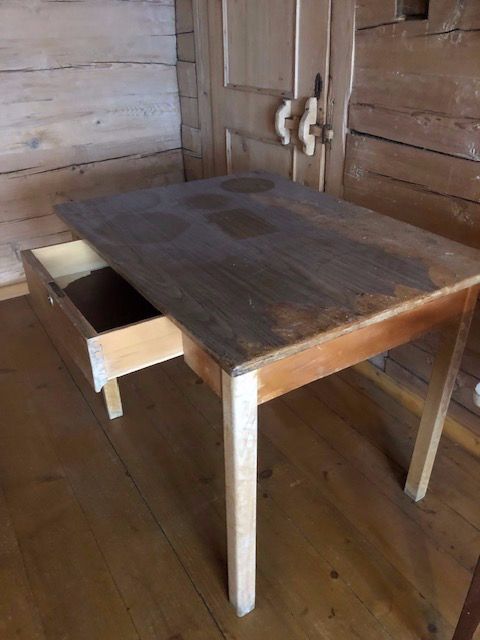 alter Holztisch Kaufen auf Ricardo