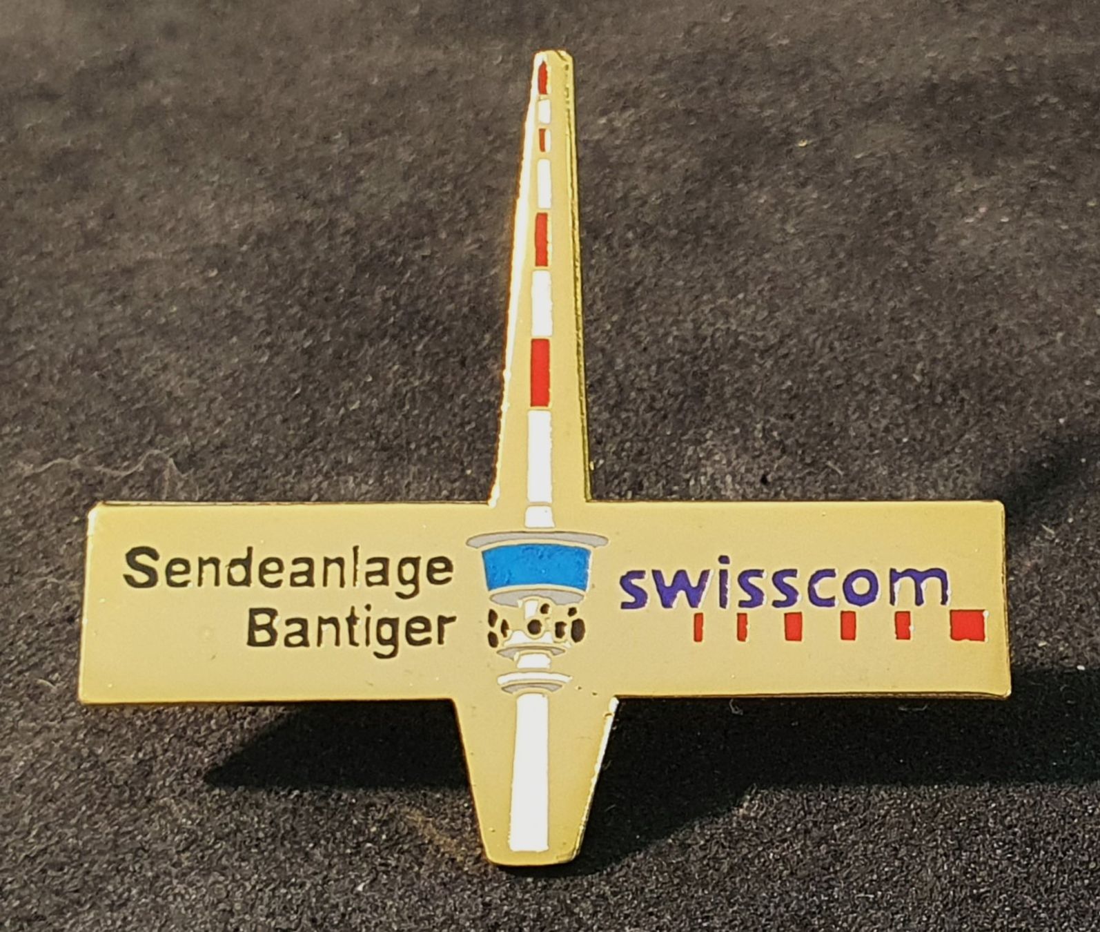 Placchette & Badge: CC806 - Pin swisscom Sendeanlage Bantiger – Usato da Reinach BL venduto da Boston-Verkauf