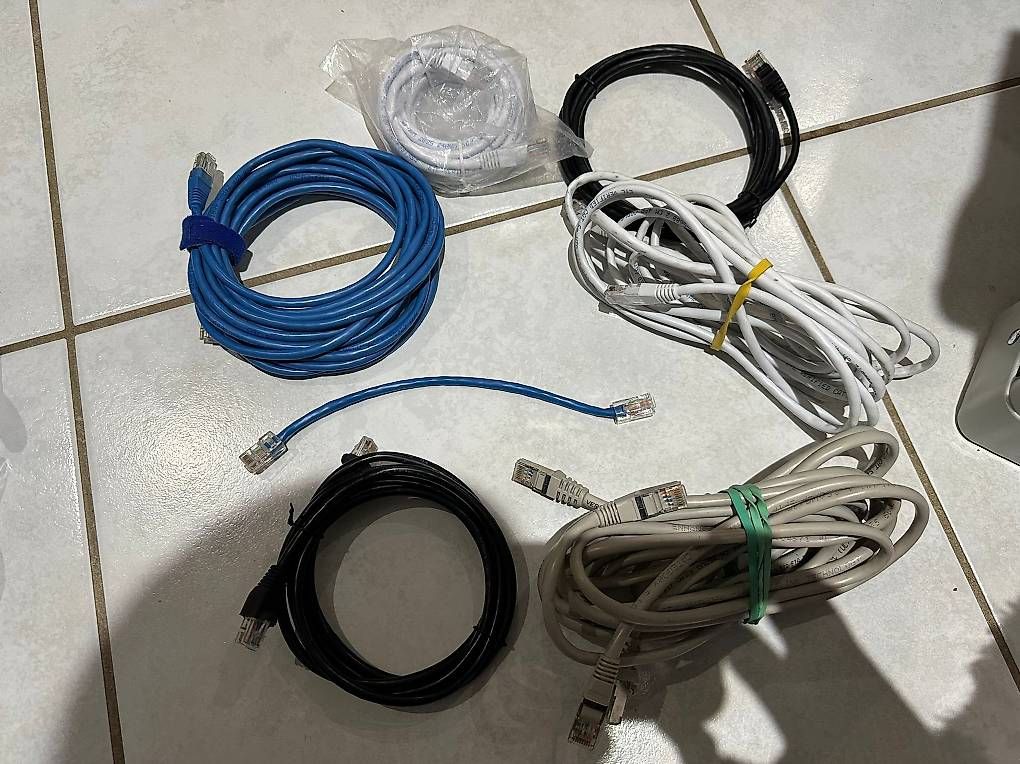 Cavi: 8x câble réseau ethernet RJ45  différente longueur – Usato da Sonceboz-Sombeval venduto da michael.l