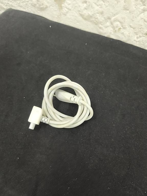 Apple Caricabatterie: 1× Apple Stromkabel mit Schweizer Stecker (1,8 m) – Usato da Binningen venduto da saviola01 2