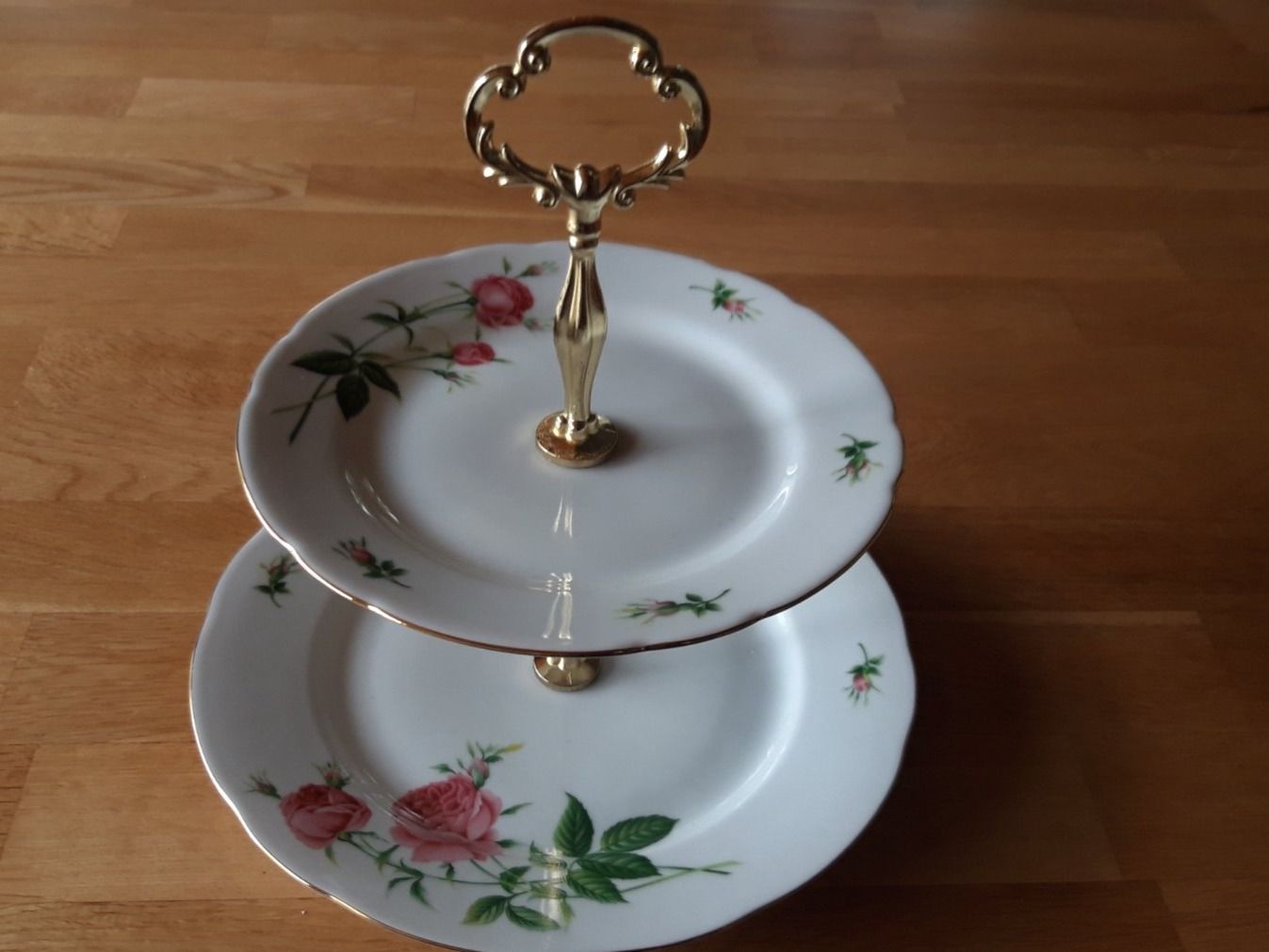 Plateaux: Porzellan-Etagere – D'occasion à Muri AG par Sunflower1000 1