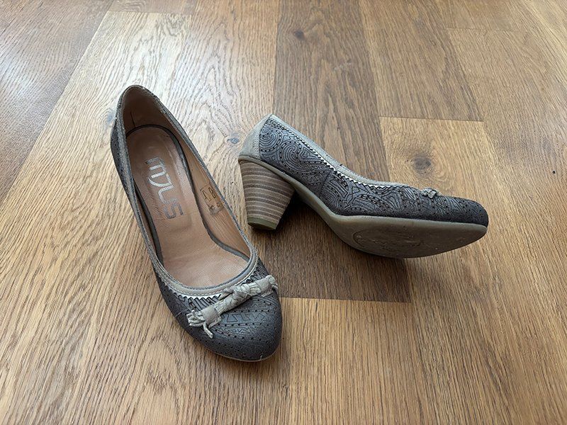 Mjus Scarpe da donna: Pumps, Mjus, taupe, Gr. 37 – Usato da Uster venduto da Balduin-Gundula
