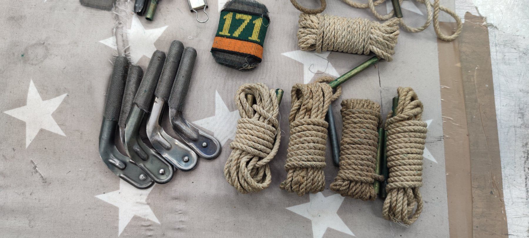 Kletterausrüstungen: PUTZZEUG MATERIEL ARMEE CH – Gebraucht aus Cama von anto_a 4