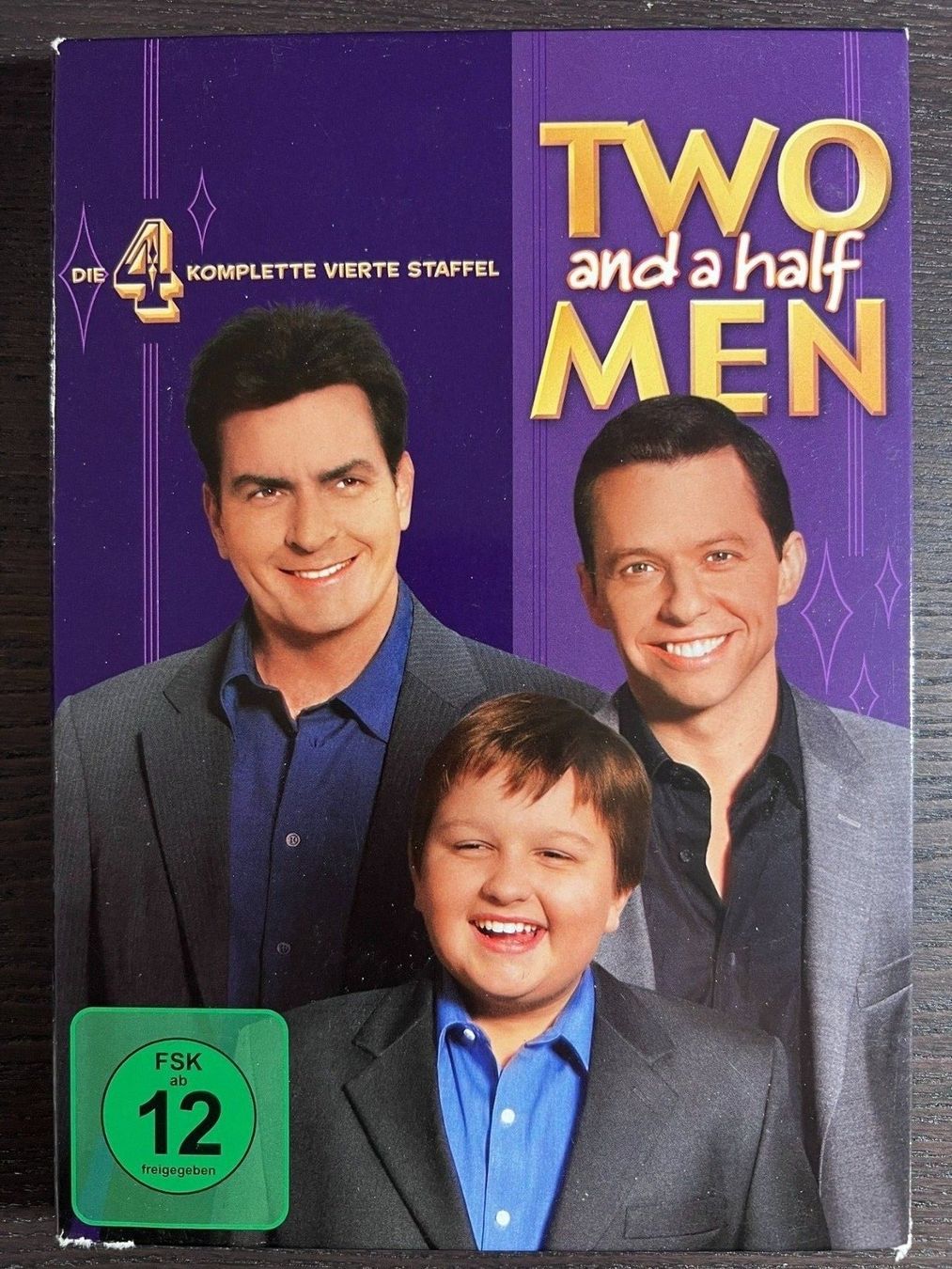 Tutti i DVDs: Two and a Half Men Staffel 4 – Usato da Zürich venduto da FilmFreunde
