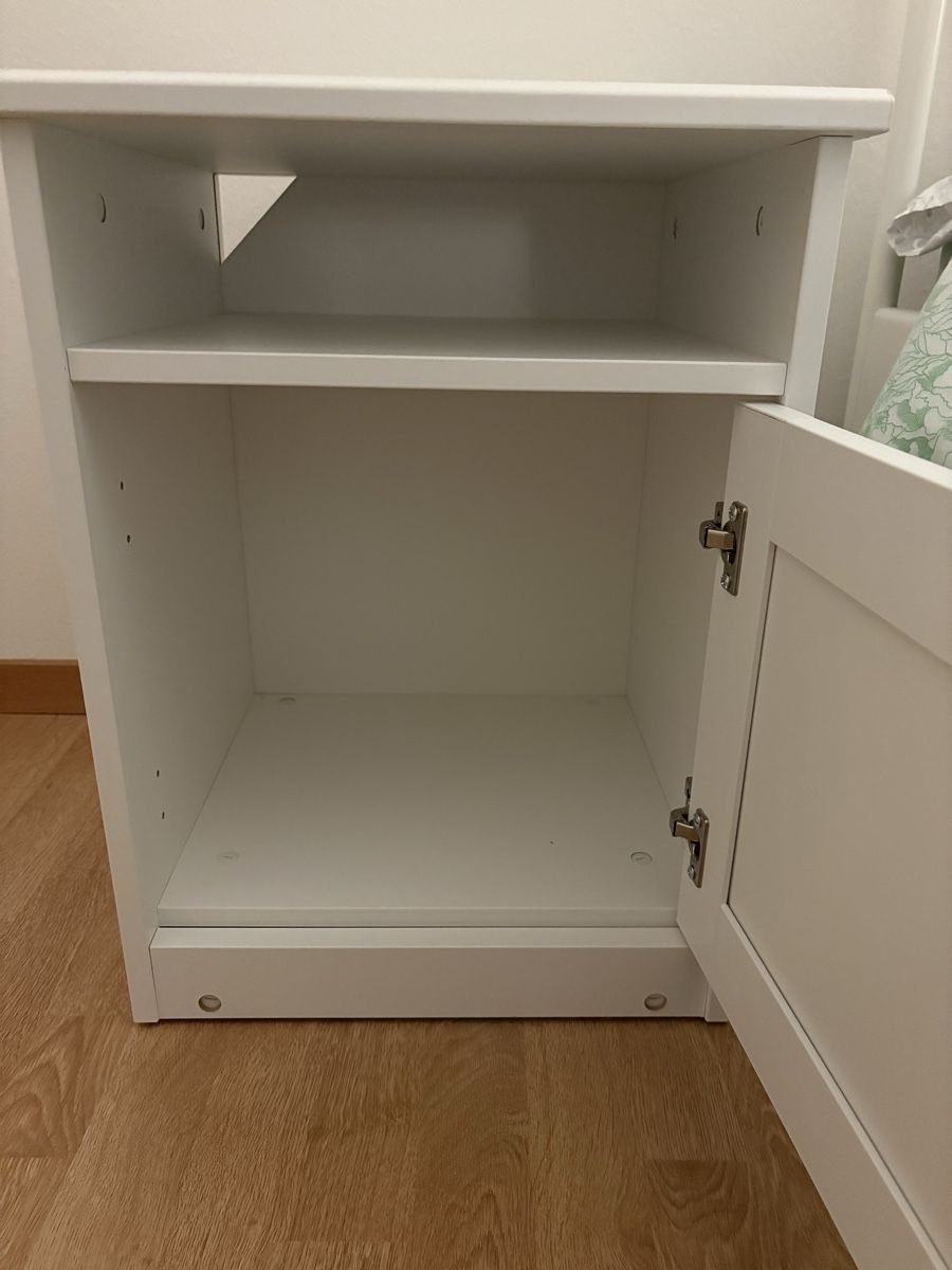 Tables de nuit: IKEA Songesand Bedside Table – D'occasion à Adliswil par han_2zjd 2