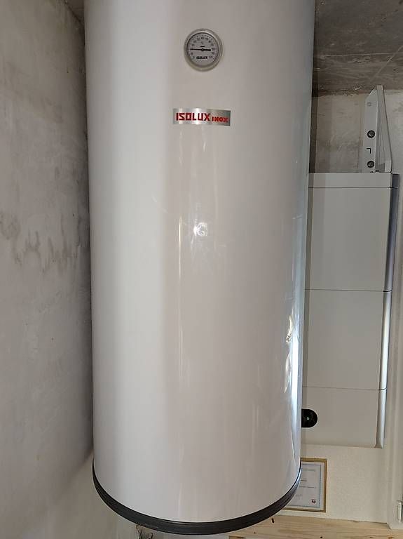 Sanitari: Chauffe-eau électrique 150l inox Isolux, 1,8Kw – Usato da Pampigny venduto da nic_575j