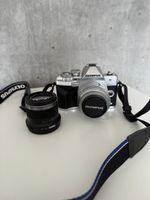 Olympus Kamera mit zwei Objektiven