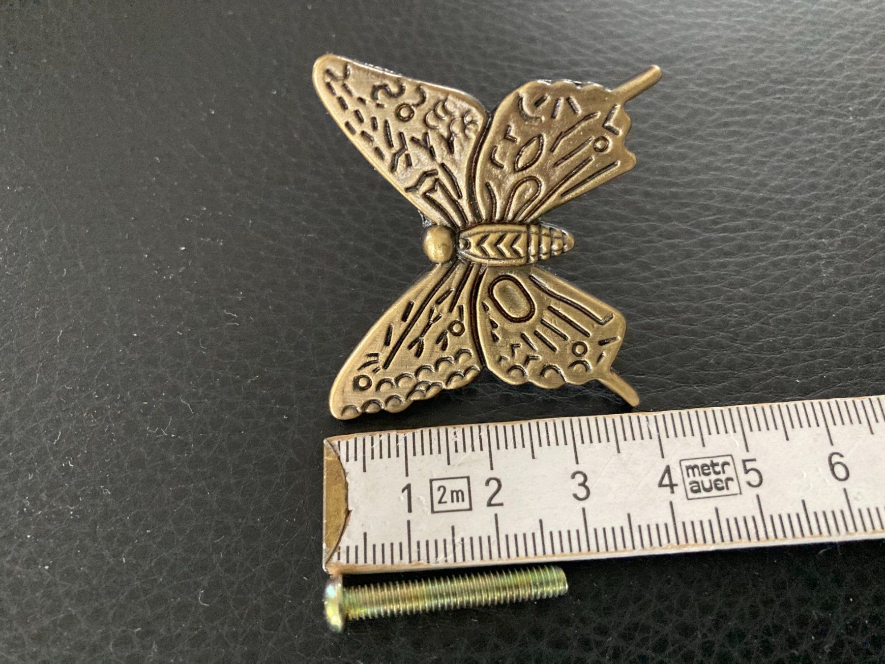 Tutte le decorazioni: MÖBELKNOPF  SCHMETTERLING  BUTTERFLY   FARBE:  BRONCE – Nuovo (secondo la descrizione) da Subingen venduto da Etageren 3