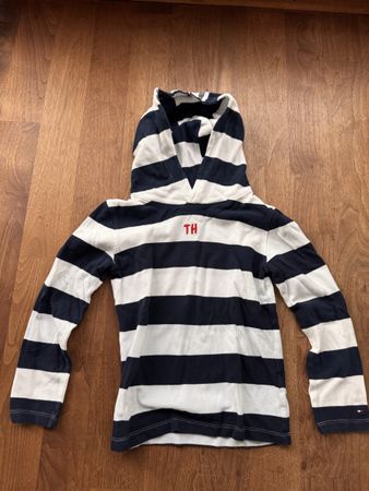 3 T-Shirts 1  Langarm 1 Hoodie Gr 140  guter Zustand