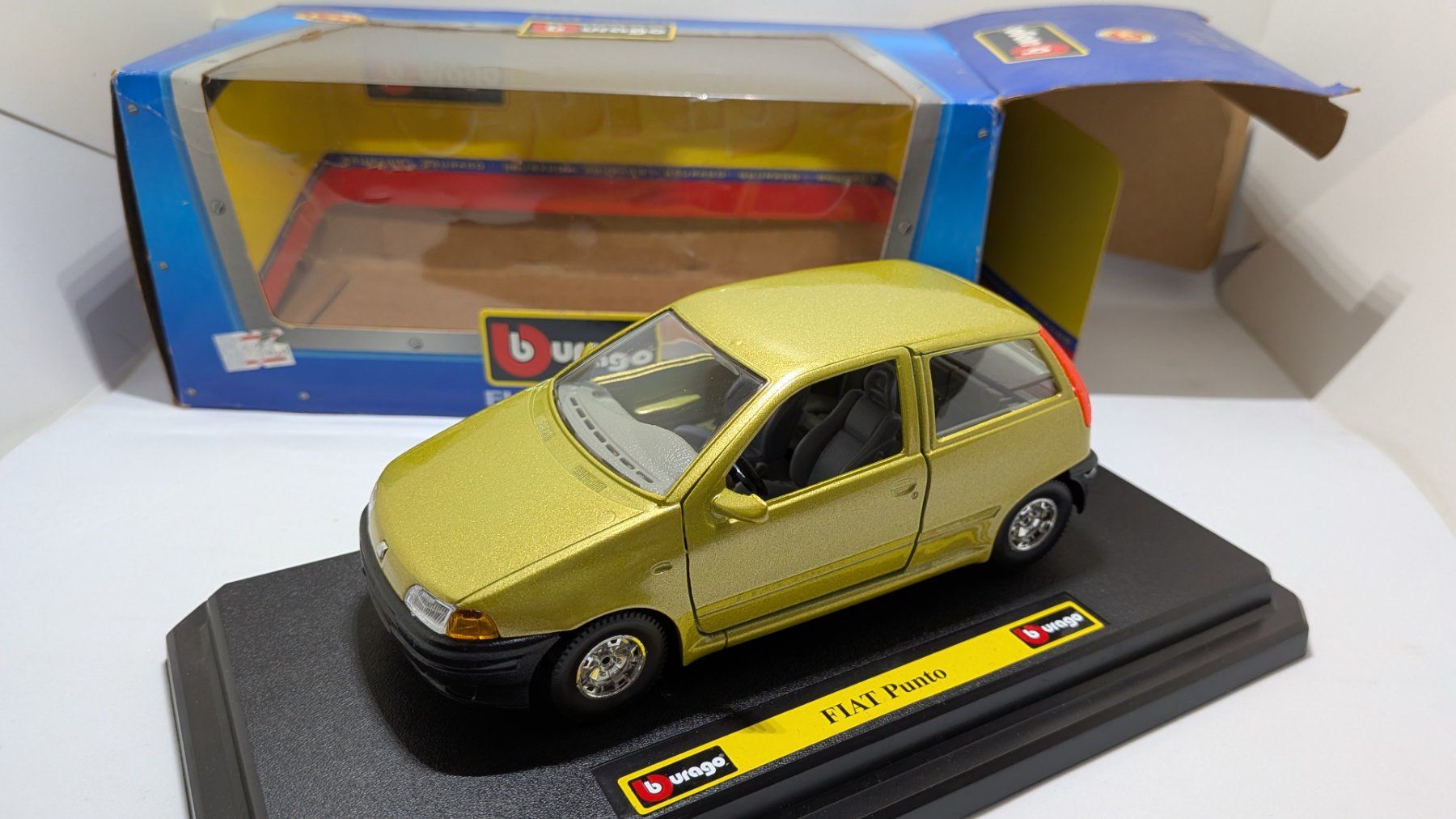 Bburago Modellautos: 1:24 Fiat Punto Bburago – Gebraucht aus Cugnasco von AndyAlfa 2
