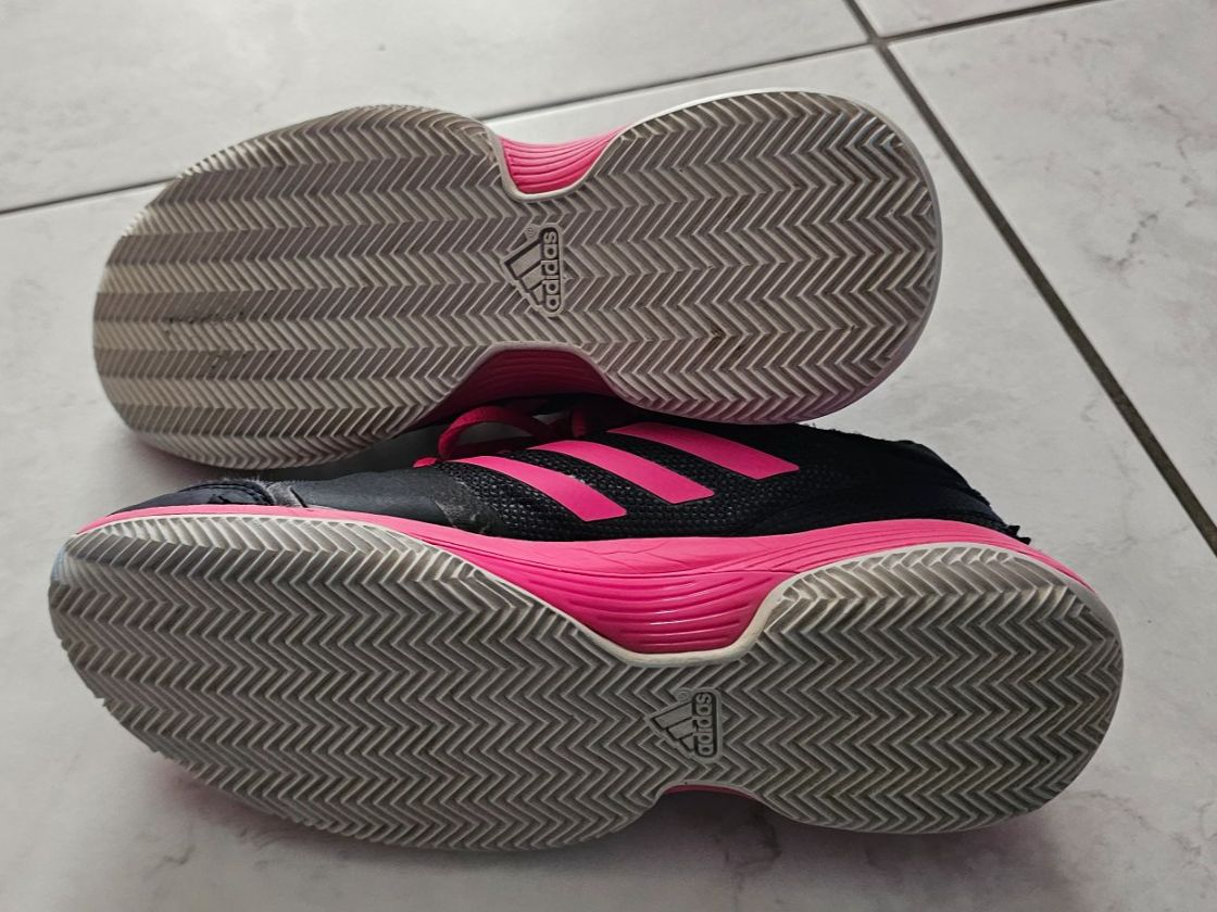 Adidas Scarpe per ragazze: Hallen- Turnschuhe " adidas" Gr.38 – Usato da Geuensee venduto da JeMaUrPe 2
