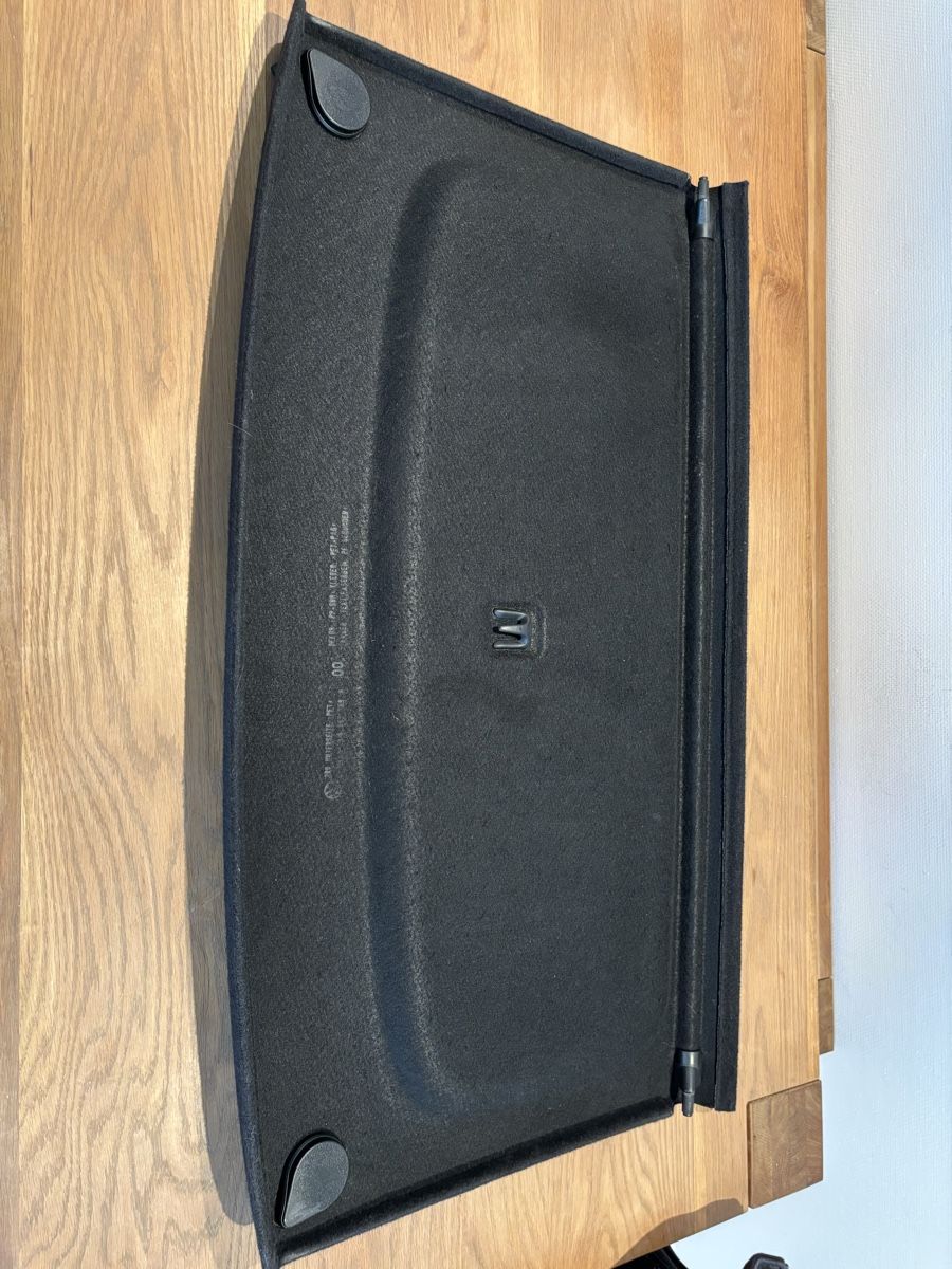 Volkswagen Tutti pezzi di ricambio auto: Vw Golf 4 jg 2000 , 5 Door Hutablage – Usato da Engelburg venduto da tdi_6bpl 1