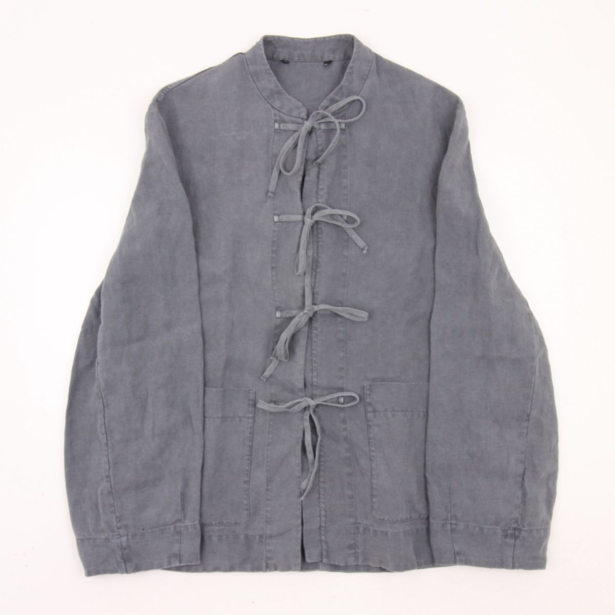 Top: Traditional Chinese inspired Shirt – Usato da Bern venduto da Padeeeh