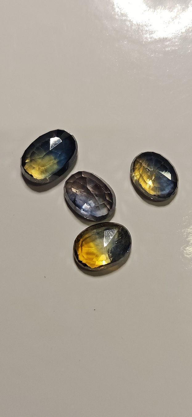 Pietre preziose: Saphire 6.1ct Farbwechselnd selten – Nuovo (secondo la descrizione) da Nürensdorf venduto da salibeer