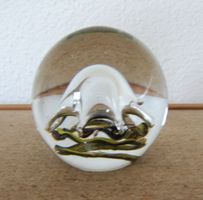 SCHÖNER BRIEFBESCHWERER, PAPERWEIGHT AUS GLAS