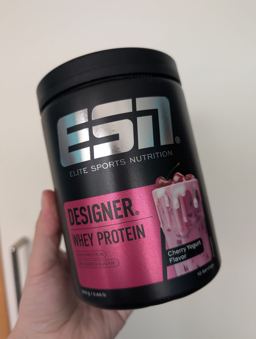 Esn Cibi & Specialità: ESN Designer Whey Protein Cherry Yogurt – Usato da Kleinandelfingen venduto da ginaaks