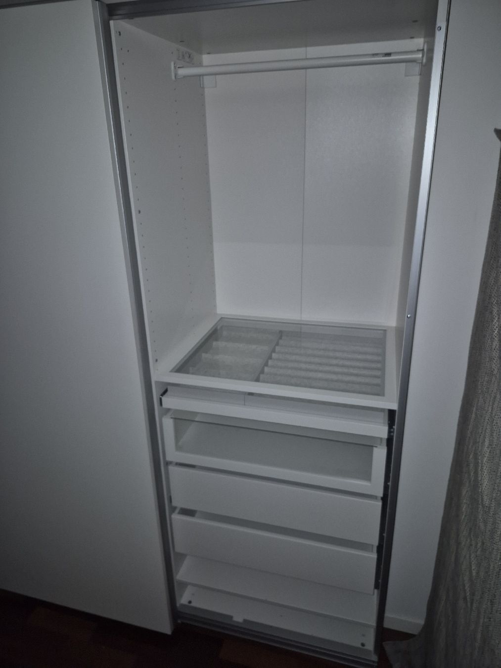 Armadi: Kleiderschrank zum Selbstabholen – Usato da Zürich venduto da les_rrr6 2