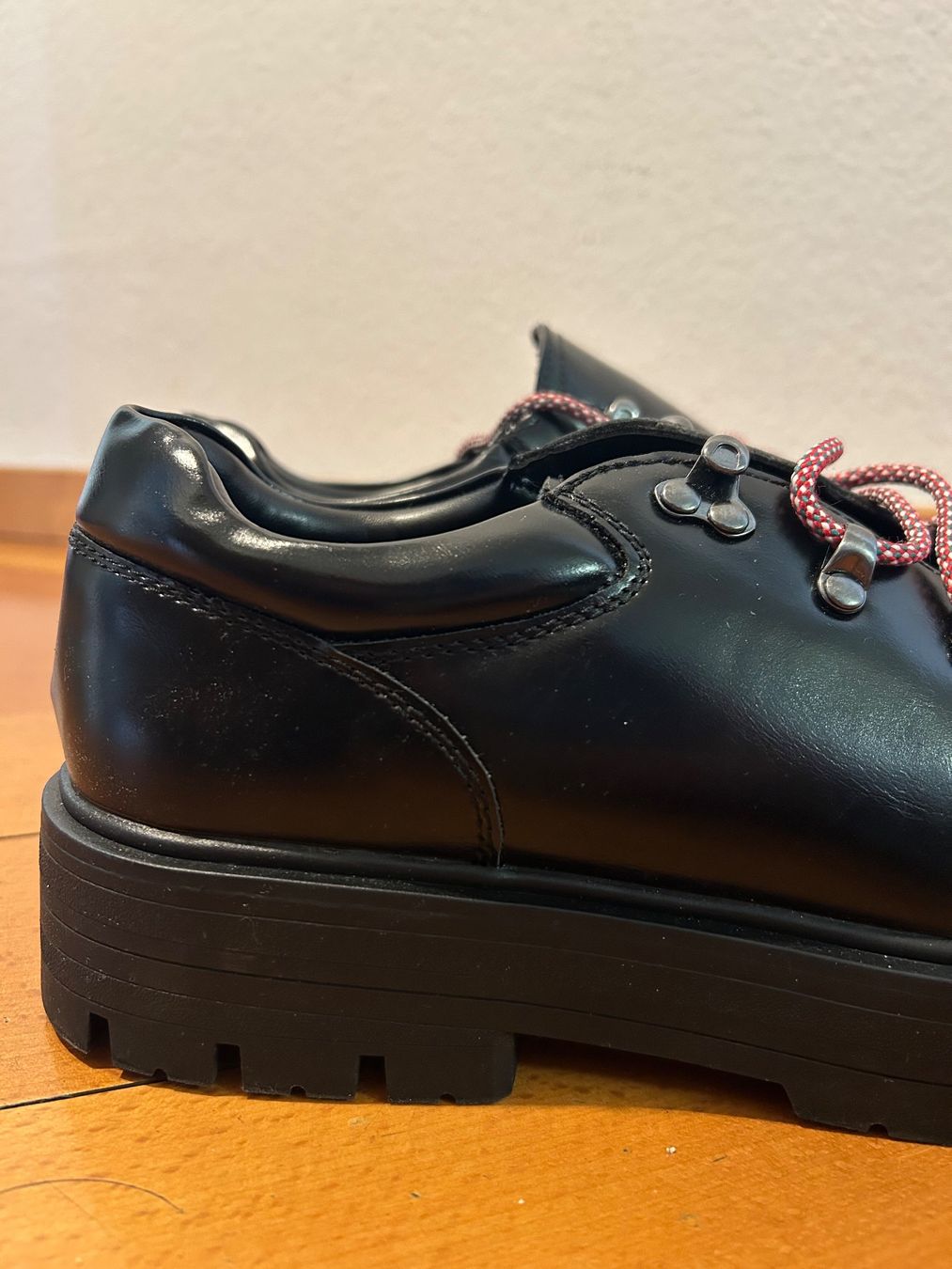 Bershka Scarpe da uomo: Schnürschuhe mit Metalldetails TrekkingStil Bershka Gr. 41 – Usato da Rorschacherberg venduto da Svebe 5