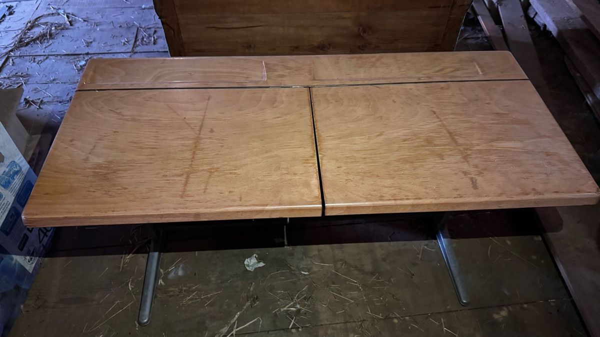 Schreibtische: Bureau d’écolier – Gebraucht aus Lignières von Alains69
