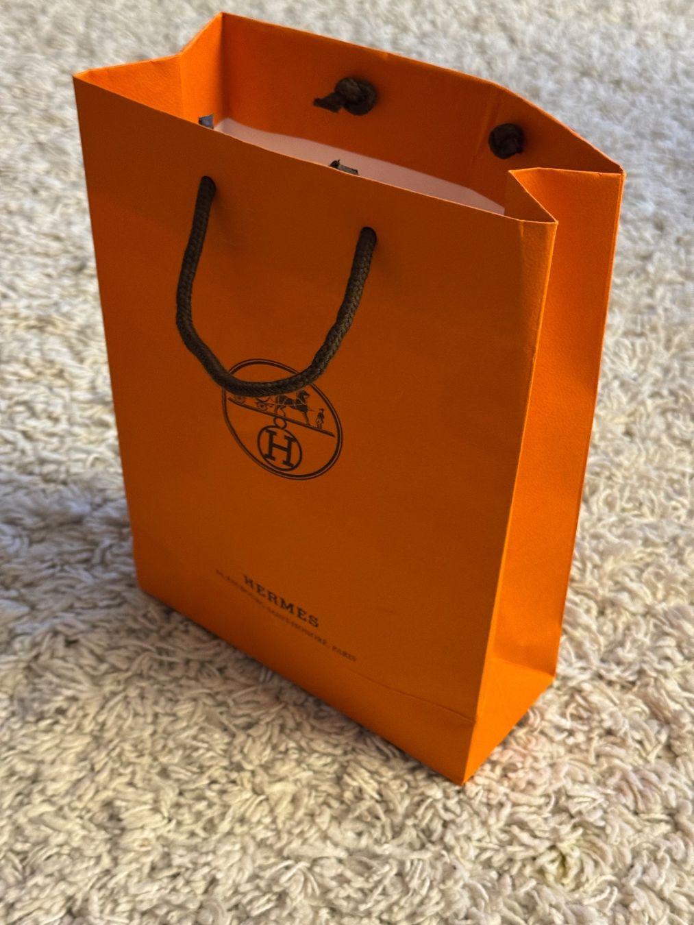 Carta: Hermès Geschenktüte / Papiertüte – Usato da Zürich venduto da wtpooh 1