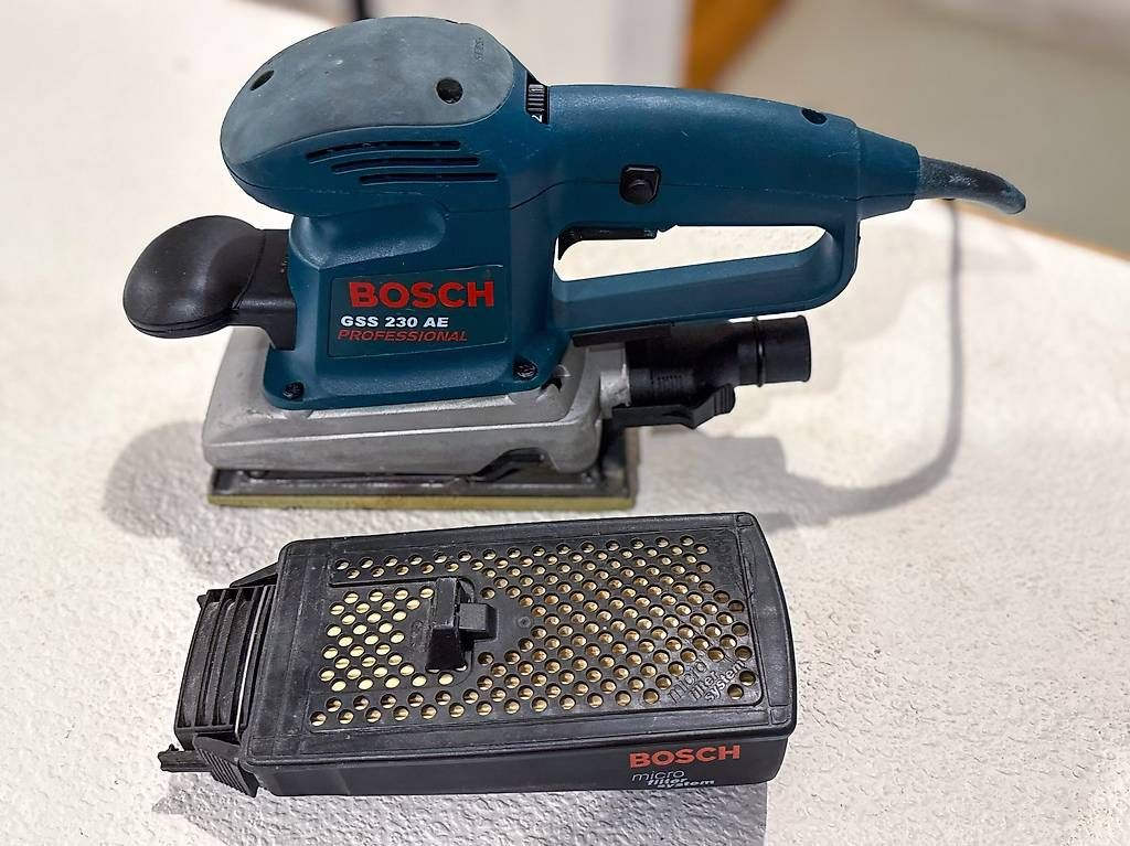 Smerigliatrici & Lucidatrici: Bosch GSS 230 AE Professional  Schwingschleifer – Usato da Ebikon venduto da Leonidas2