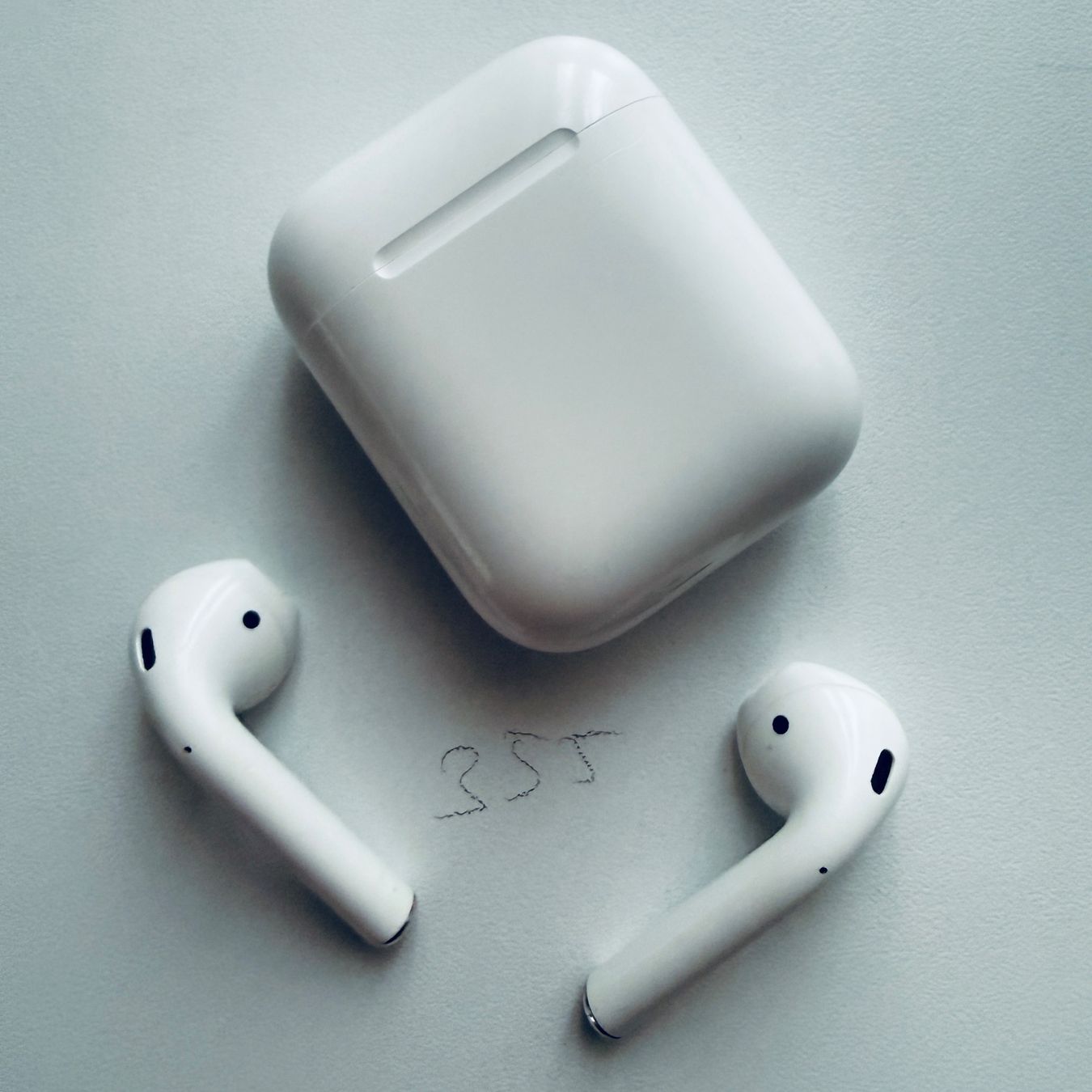 Apple Kopfhörer: Original Apple AirPods 2 Gen. Wireless Kopfhörer & Case – Gebraucht aus Basel von MY.AIRPODS.SHOP 6