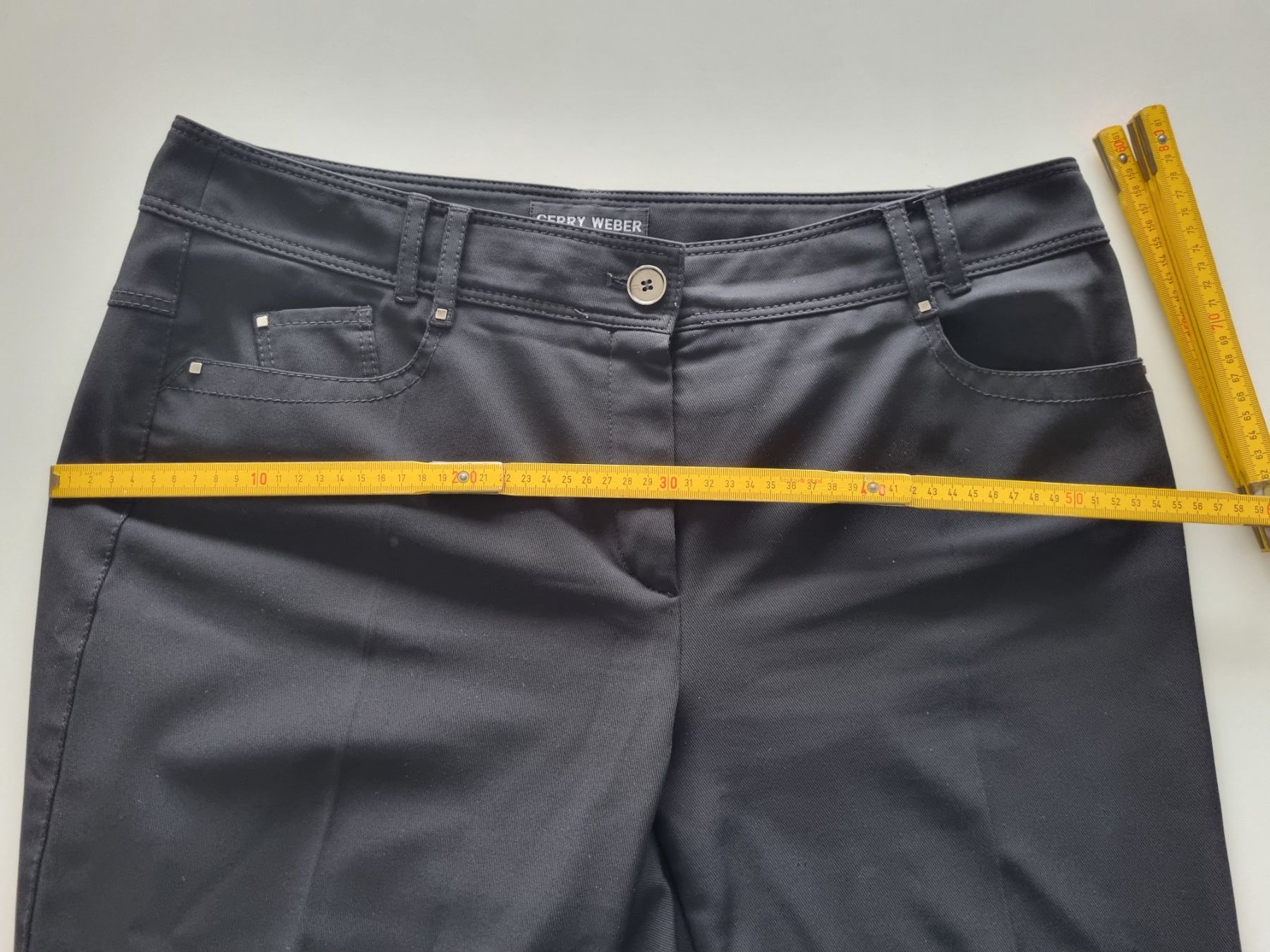 Gerry Weber Pantaloni: Gr. 46 Hose Gerry Weber schwarz – Usato da Sutz venduto da Dalilea 4