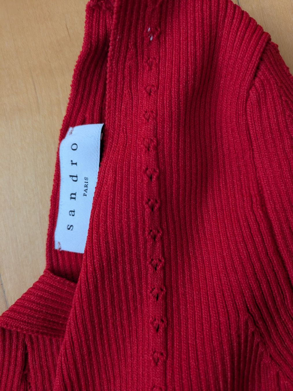 Sandro Maglioni & Felpe: Roter Strickpullover von Sandro, Grösse S, Top Zustand – Usato da Zürich venduto da but_9lq6 4