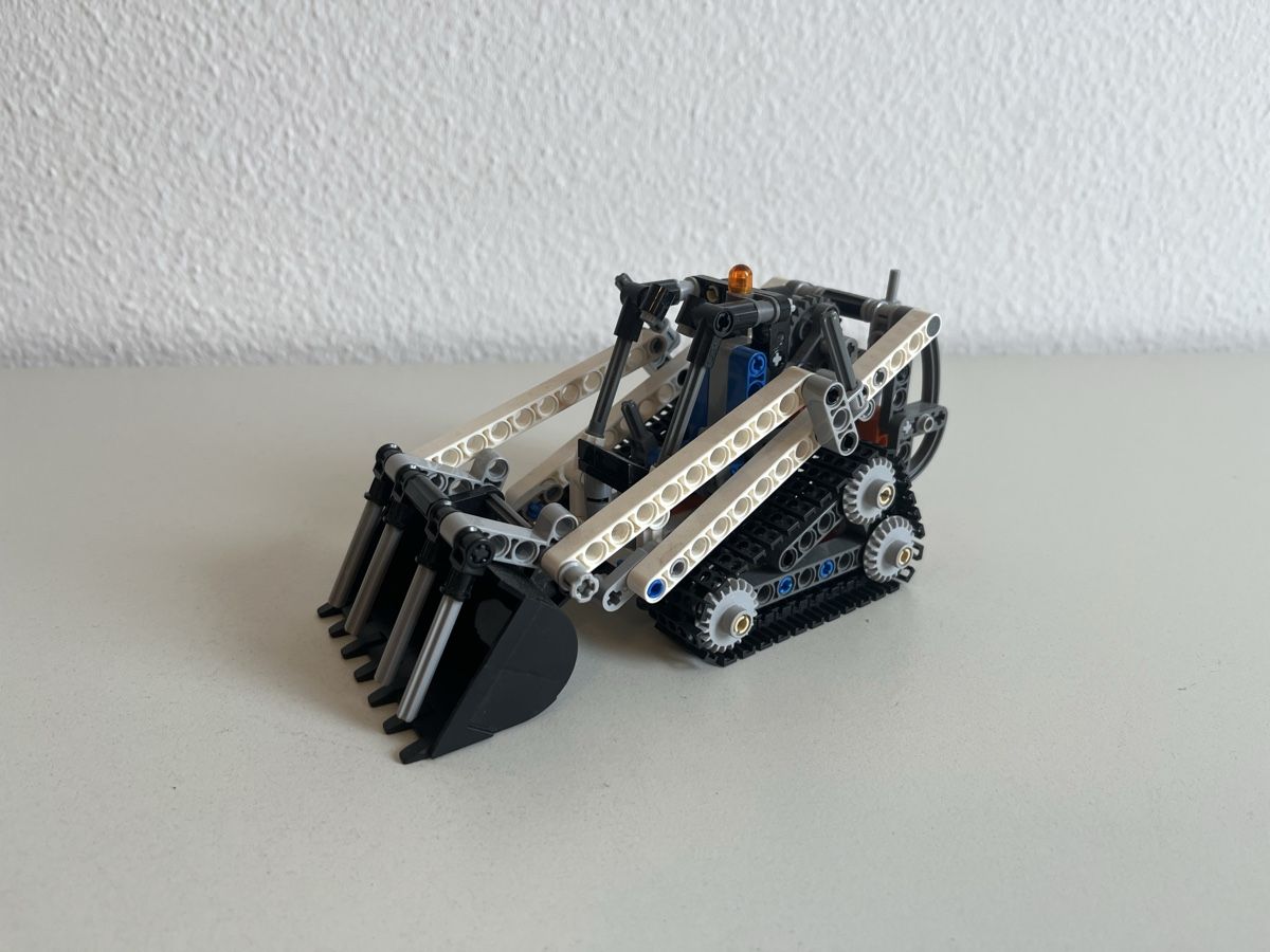Lego Baukästen: LEGO Technic 42032 Compact Tracked Loader – Gebraucht aus Basel von Palchyk