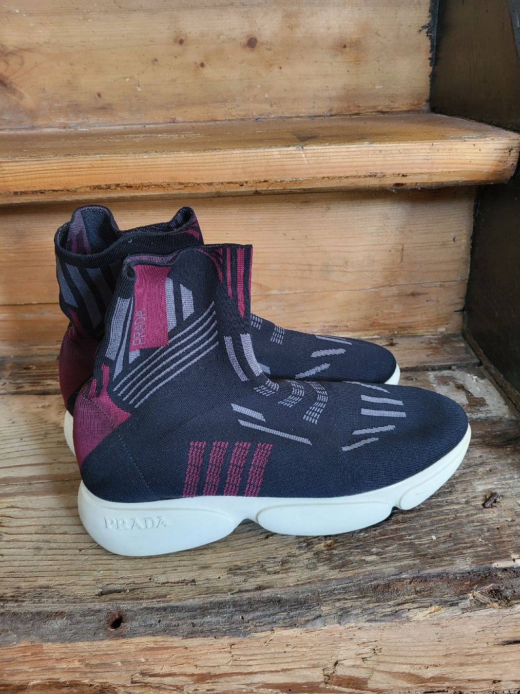 Prada Scarpe da donna: Originale Prada Socken-Sneaker – Usato da Zweisimmen venduto da Adorable 1