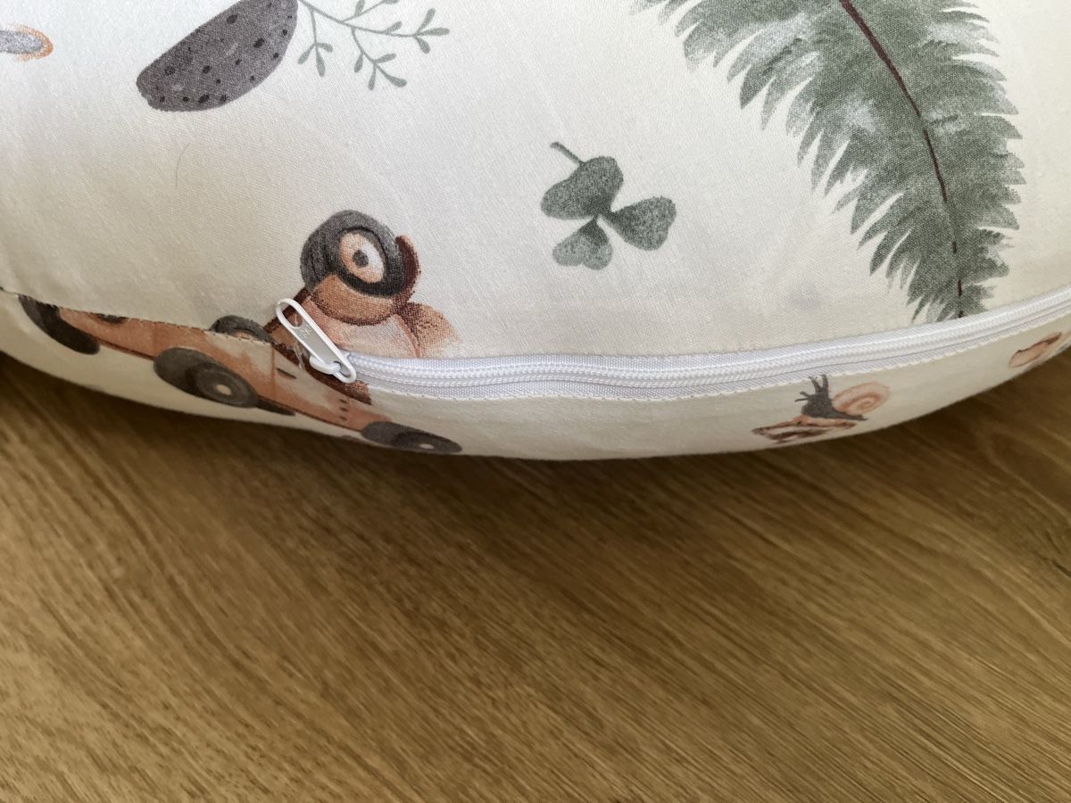 Coussins: Nursing Pillow with Forest Pattern and Zip Cover – D'occasion à Lungern par Rita_123 1