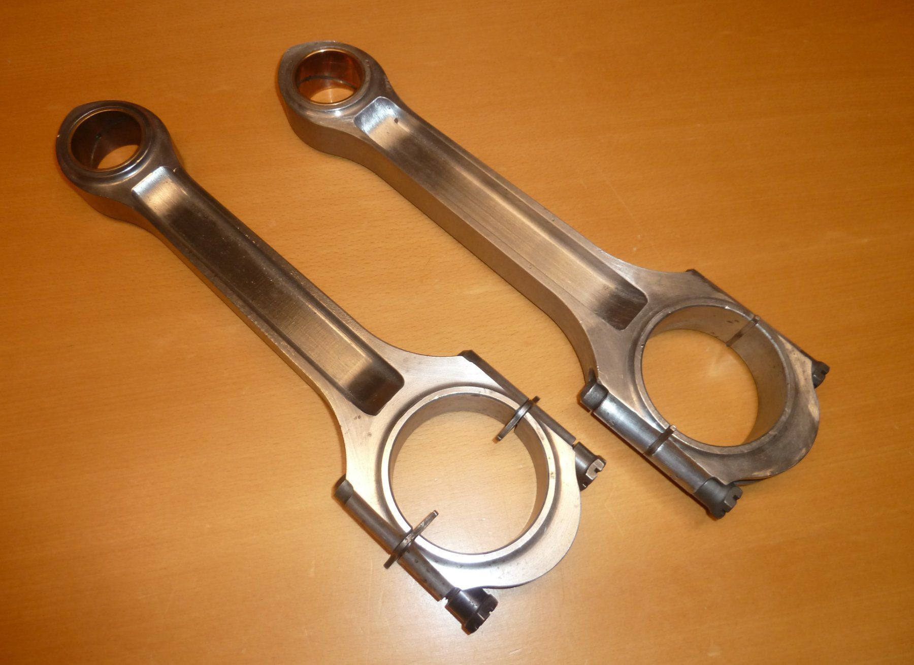 Autres accessoires p. véhicule: Saurer-Pleuelstangen – D'occasion à Salmsach par my-fair-lady