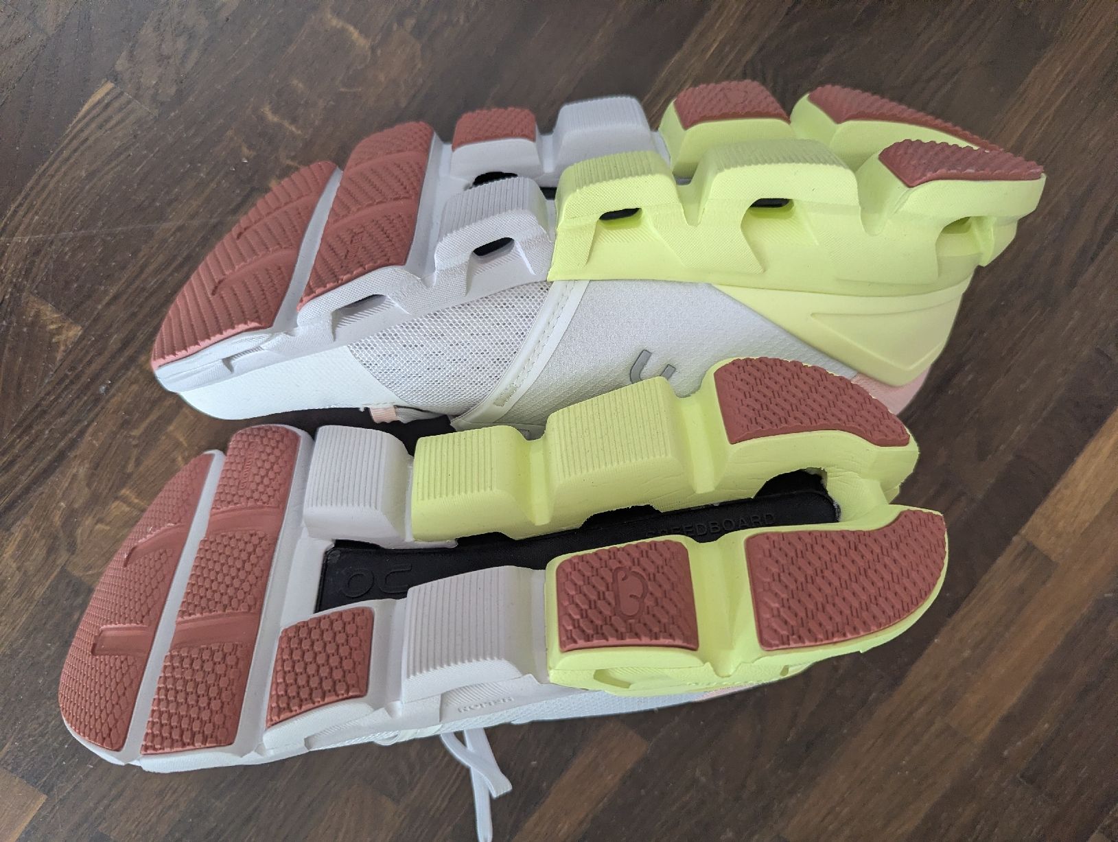 On Scarpe da donna: on Schuhe neuwertig – Nuovo (secondo la descrizione) da Niederwangen BE venduto da jan_p2tb 1