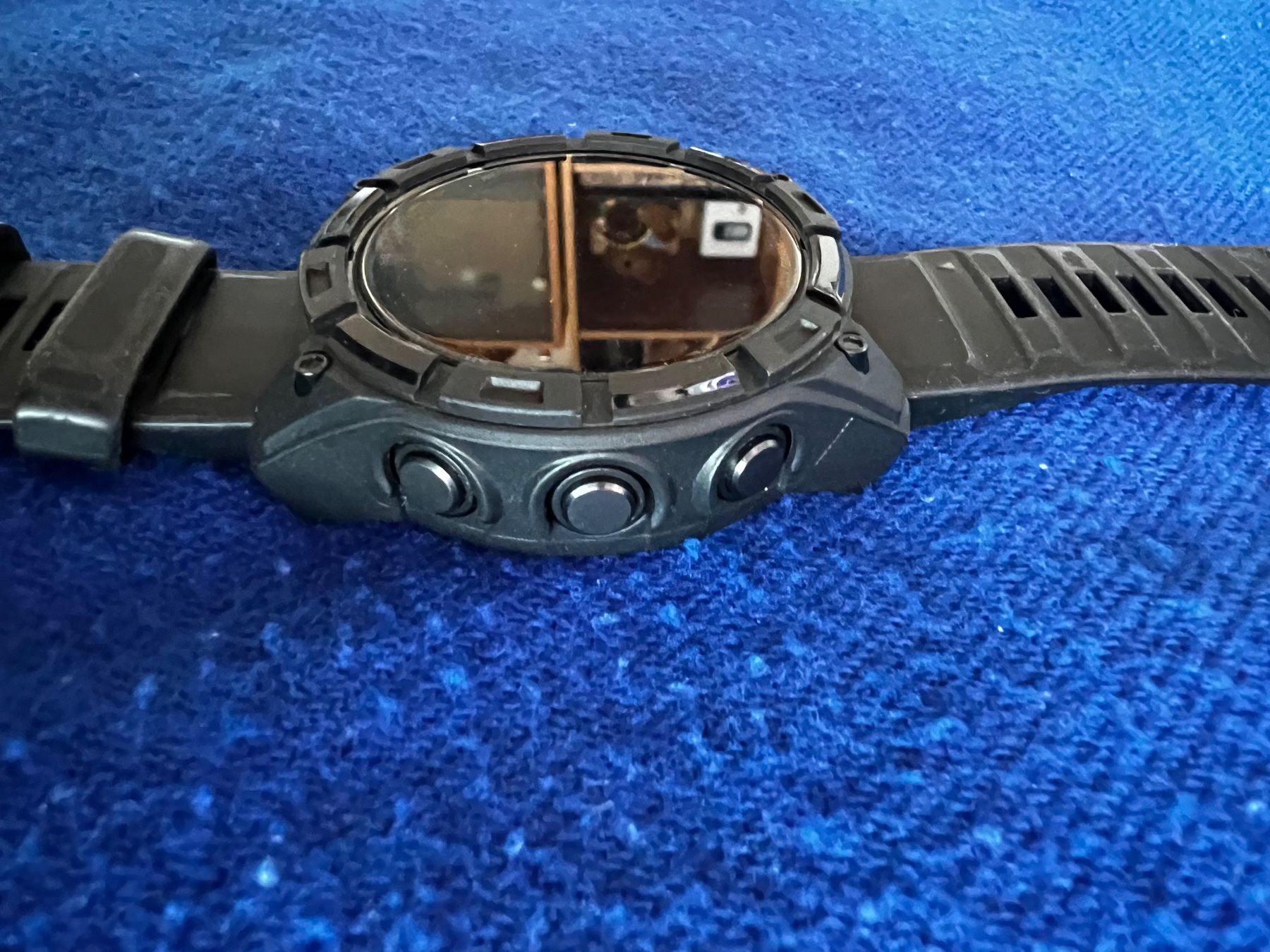 Garmin Cover & Protezioni schermo: Garmin Fenix 8 - Gehäuseschutz – Nuovo e nell'imballaggio originale da Muttenz venduto da Flyaway747 2
