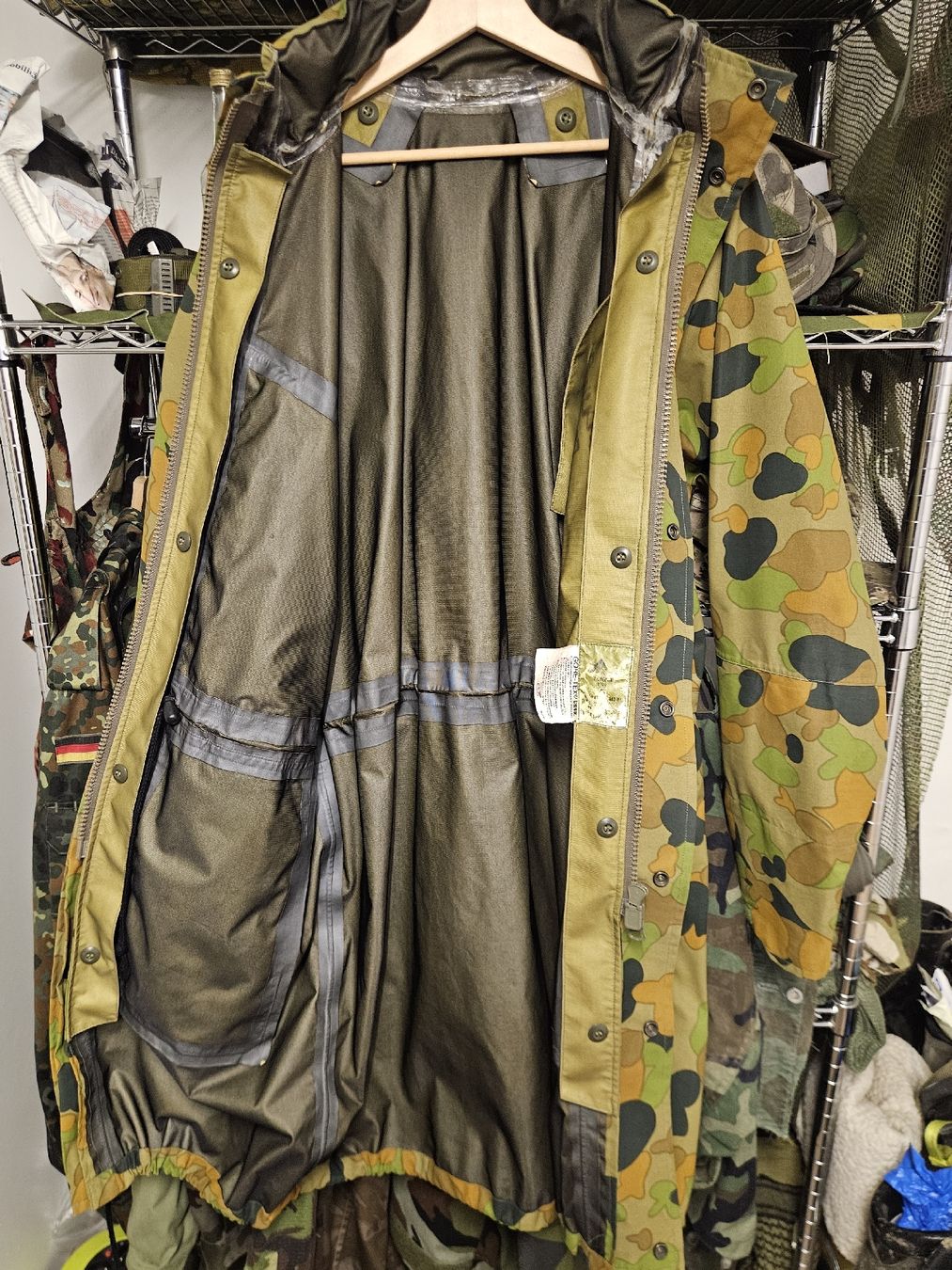 Uniformi: Gore Tex Parka Australische Armee – Usato da Hägglingen venduto da Baltica 2