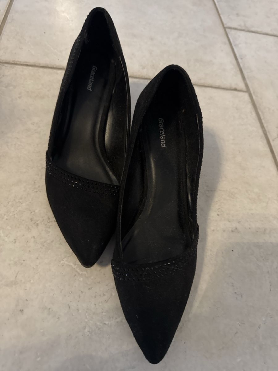 Graceland Scarpe da donna: Graceland Pump Grösse 39 - schwarz – Nuovo (secondo la descrizione) da Wernetshausen venduto da Laurita_lca