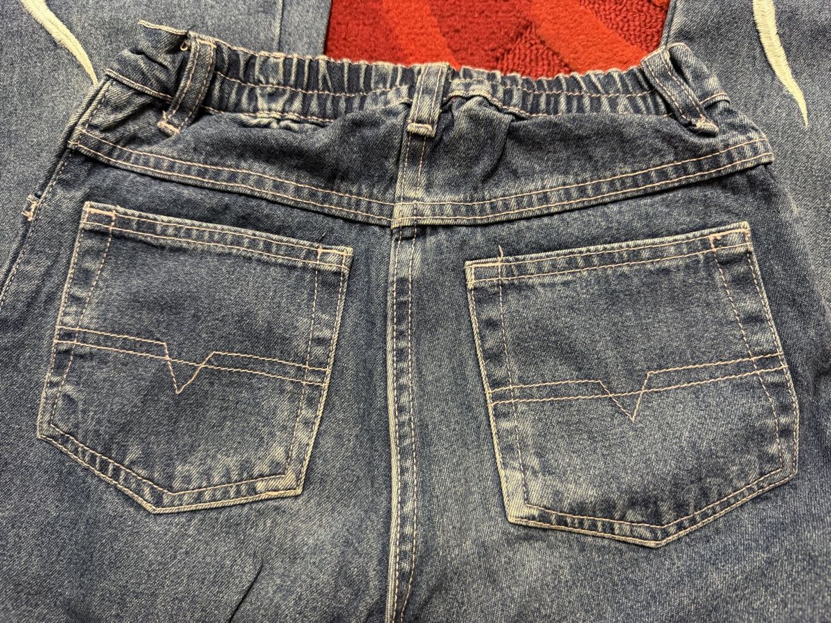 Pantaloni: Kinder Jeans mit Aufdruck – Usato da Eschenbach LU venduto da Tatzi1 7