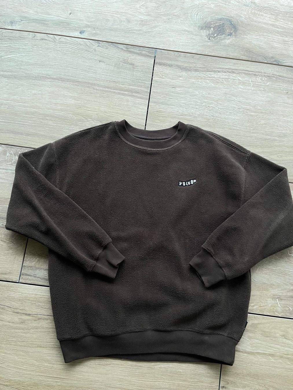 Pullover & Sweatshirts: Volcom Pullover – Gebraucht aus Zuzwil SG von dieschnellemichelle