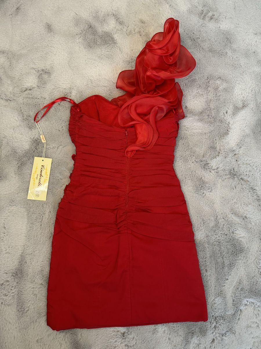 Kleider: Kleid – Neu (gemäss Beschreibung) aus Emmenbrücke von sa.ra 1