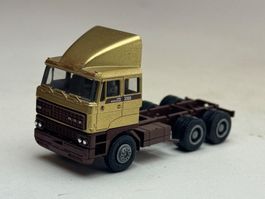 VE1- Herpa DAF Zugmaschine goldmetallic
