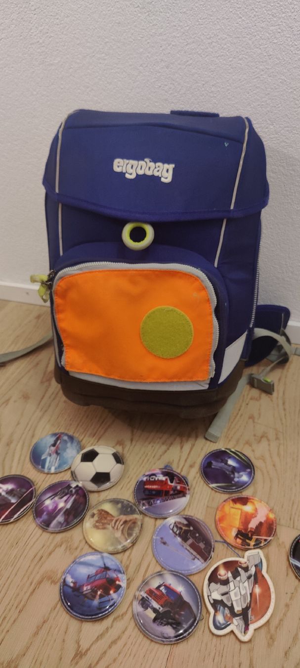 Zaini: Ergobag Schulrucksack Set mit Zubehör - Top Zustand! – Usato da Zürich venduto da Rogi1