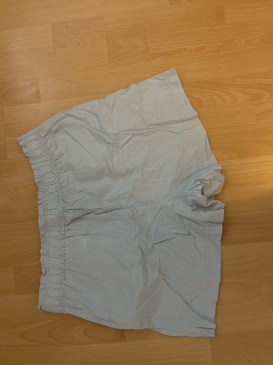 H&M Hosen: H&M Shorts hellblau Grösse L  – Gebraucht aus Riehen von S______ 1