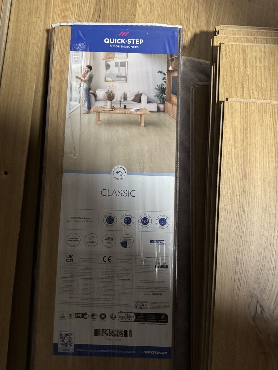 Rivestimenti per pavimenti: Quick-Step Classic Laminat – Usato da Schübelbach venduto da Naeneas 2