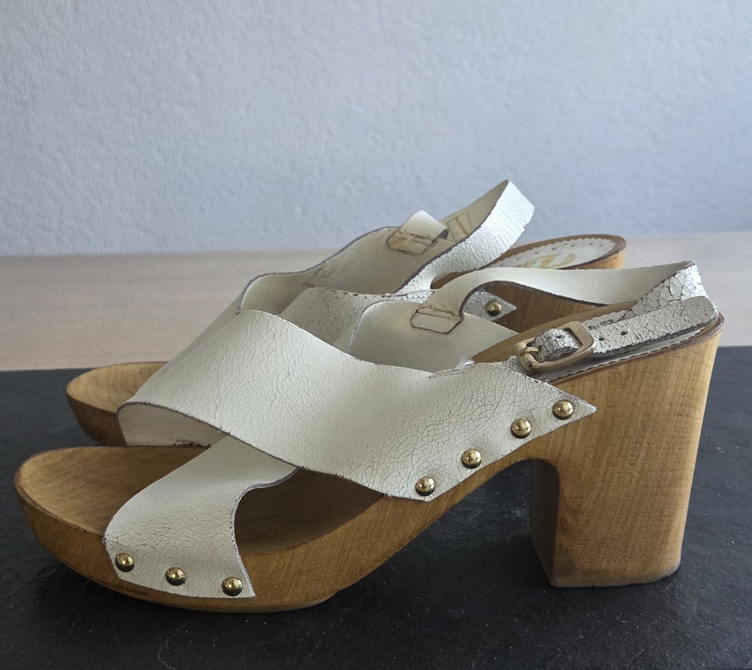 Scarpe da donna: Weiße Damen-Sandalen der Marke Bata. – Usato da Belp venduto da mar_wyp6